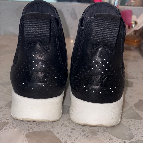 Women’s Nike Air Max Thea Mid Black slip on sneakers size 8.5 - Picture 4 of 5